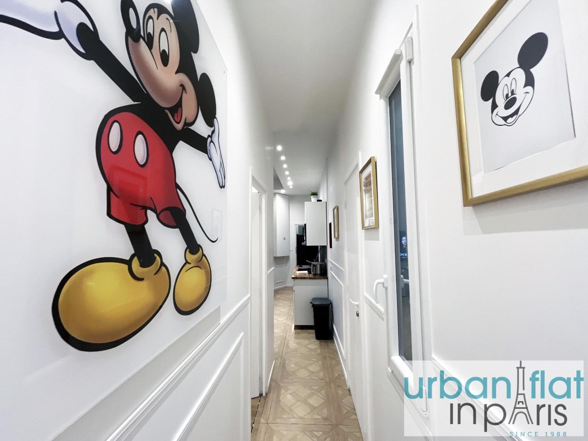 72 - Mermoz Mickey Mouse Париж Екстериор снимка